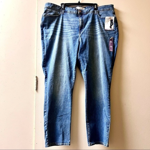 NWT Levi's Plus 26 Short Gold Label Women's Curvy Totally Shaping Straight Jeans - Picture 2 of 10